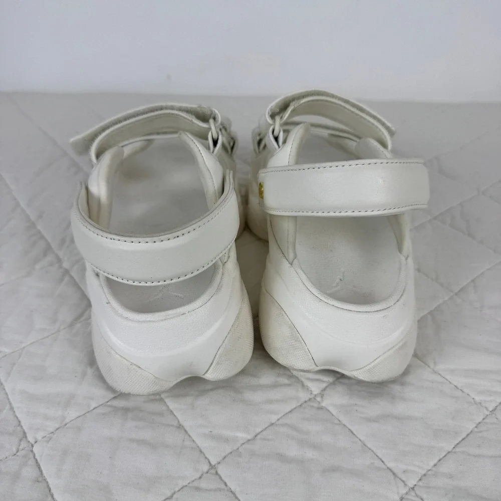 Jordan Deja Sail Metallic Gold Platform Sandals Women's Size 8 FN5036 100‎